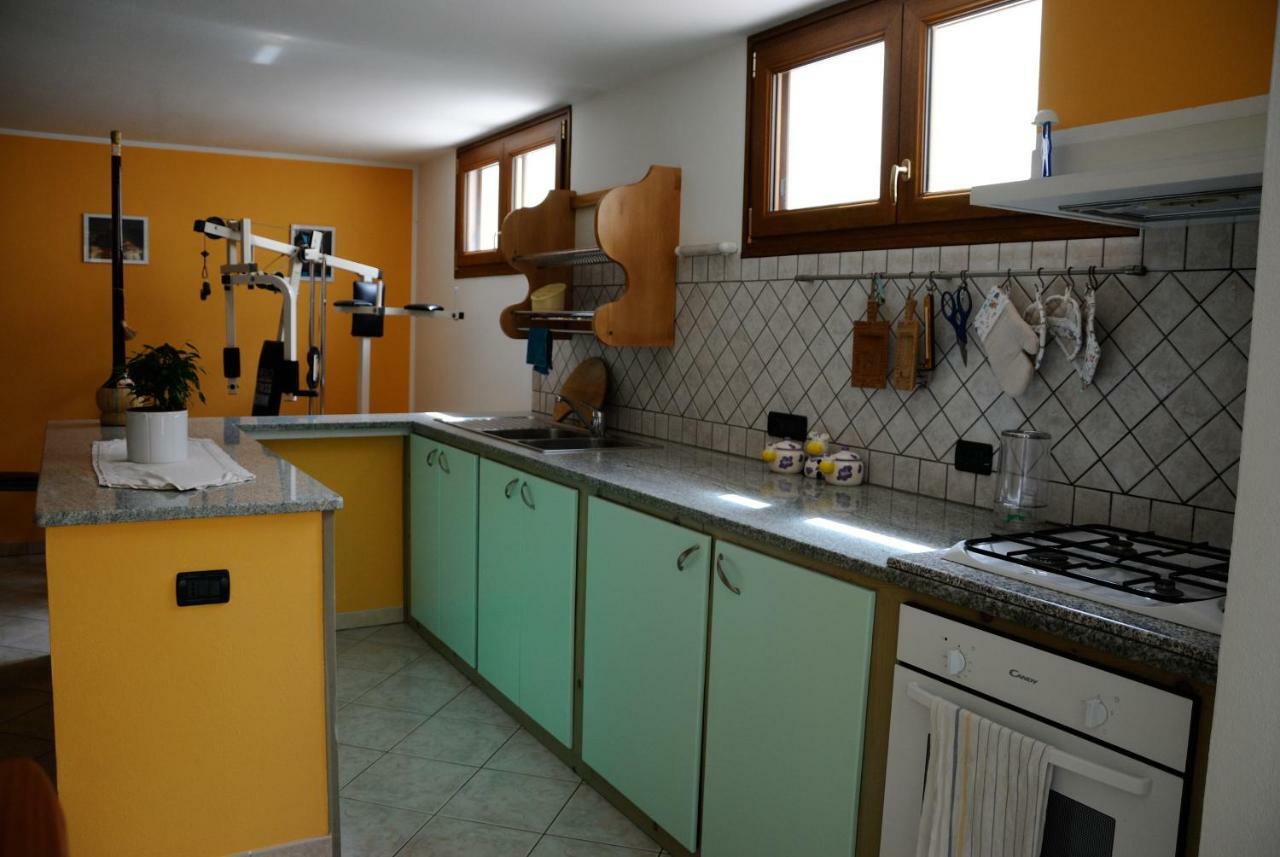 Tra Mare E Monti Apartment Santa Giusta Exterior photo