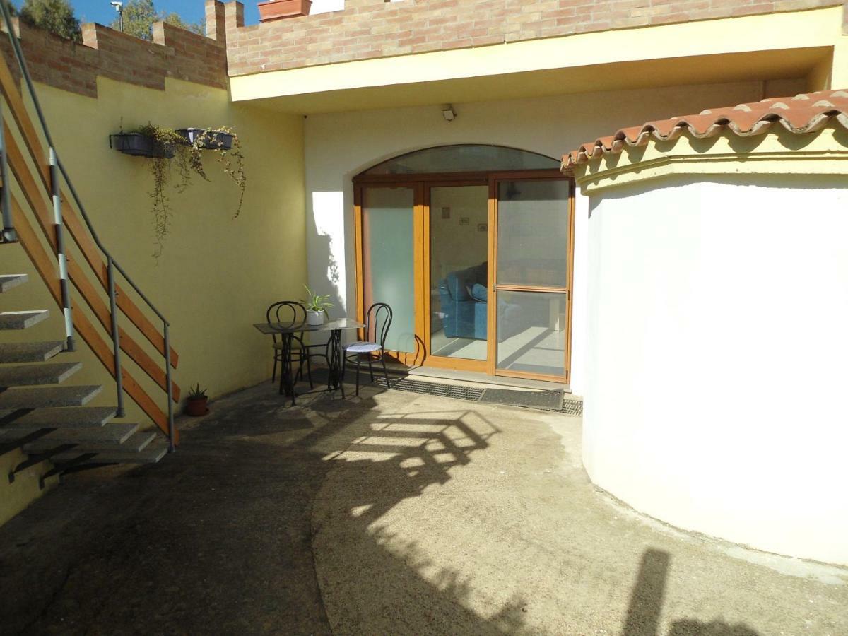 Tra Mare E Monti Apartment Santa Giusta Exterior photo