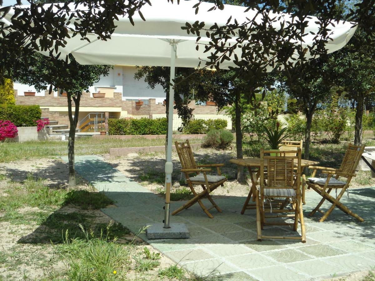 Tra Mare E Monti Apartment Santa Giusta Exterior photo
